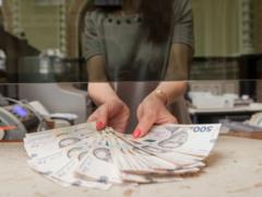  Структура рынка труда изменилась : кого активно ищут работодатели в Украине