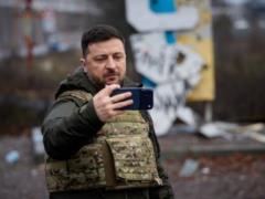Зеленский посетил Купянское направление и поздравил Сухопутные войска Украины