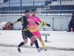 На заснеженном поле Полтавы выиграл игру Рух