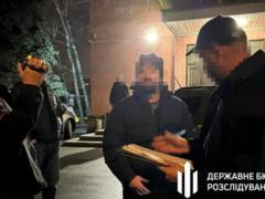 Помогал переправлять уклонистов за границу: задержан экс-правоохранитель