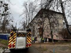 Падение БпЛА в Киеве: крыша дома почти разрушена
