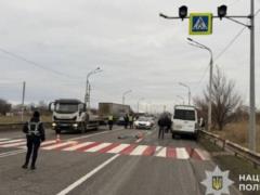 Сбило такси, а потом наехали еще два авто: в Днепре женщина погибла в ужасном ДТП.