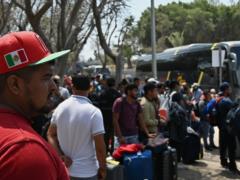 США предлагают нелегалам по 3000 долларов за  самодепортацию 