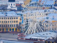 В Киеве демонтируют Колесо обозрения на Подоле