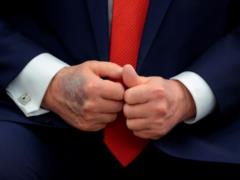 Повторные синяки на руке: в США обсуждают здоровье Трампа
