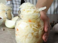 Можно ли есть детям квашеную капусту и из какого возраста: рассказывает специалист