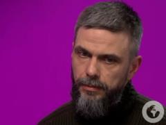  Врач обвинила жену в болезни ребенка . Самый богатый писатель Украины вспомнил, как пережил смерть одной из своих дочерей-близн