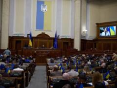 Миллионные залоги за  слуг народа : кто выкупил подозреваемых в коррупции депутатов