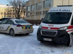 В Киеве школьник с ножом напал на учительницу и одноклассника