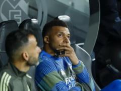 Мбаппе увел команду с поля:  Реал  отказался устроить коридор почета для  Барселоны 