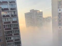 Над Киевом фиксируют смог из-за пожаров в результате обстрелов