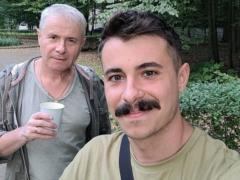 Сын Грубича показал свой первый протез после потери руки на фронте