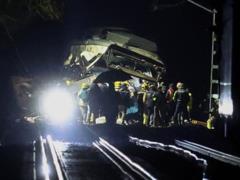 В Испании сошел с рельсов еще один поезд