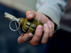В Киевской области мужчина угрожал прохожим гранатой
