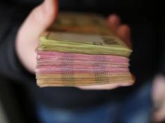 Достойная оплата труда в Украине: эксперт рассказал, что нужно сделать власти и законодателям