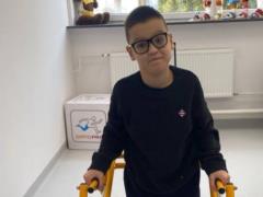 10-летний Кирилл из Николаева получил ортезы и курс реабилитации в Польше от Фонда Рината Ахметова