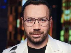Пережила концлагерь и Вторую мировую: Андре Тан сообщил о потере близкого человека из-за войны