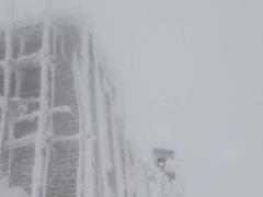 Спасатели предупредили туристов о сильном ветре и морозе в Карпатах