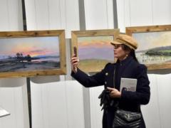  Каждая работа — как ребенок в семье : в столице презентовали арт-принты произведений, незаконно вывезенных оккупантами из Херсо