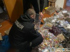 Биодобавки вместо лекарств и ритуальные аксессуары: в Тернополе разоблачили две мошеннические сети