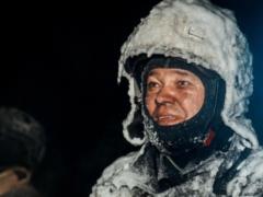 Мощь и спокойствие: в ГСЧС показали сильное фото спасателя в ледяном панцире