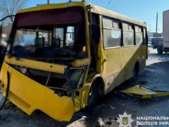 В Киеве столкнулись маршрутка и фура