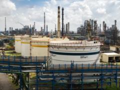 Индия хочет увеличить закупки нефти из США и Венесуэлы — СМИ