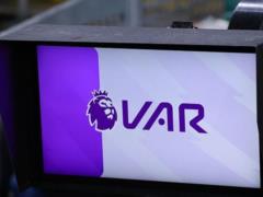 The head of the refereeing committee, Roberto Rosetti, calls on them to take advantage of the microscopic views of VAR