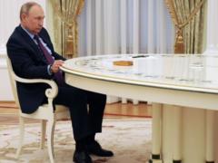 Кремль отменил карантин для встреч с Путиным - СМИ