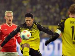 Borussia Dortmund conquered Mainz and moved closer to Bayern