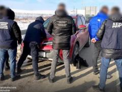 Схема  мертвых паспортов : правоохранители разоблачили канал побега уклонистов