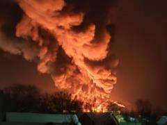 В России эпично горит нефтебаза