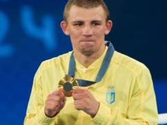 Усик как промоутер анонсирует профи-дебют Хижняка
