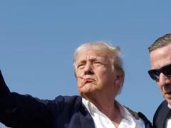 Охрана Трампа застрелила вооруженного мужчину, который пытался проникнуть в резиденцию президента США: что известно
