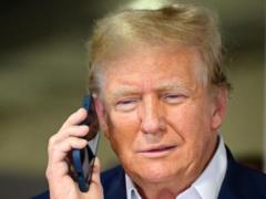 Неизвестный в эфире раскритиковал суд США: в сети подозревают Трампа