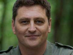 49-летний актер Вячеслав Довженко вышел в свет с молодой невестой и рассекретил, когда сыграет свадьбу