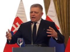 Фицо выступил с новым угрозой в адрес Украины