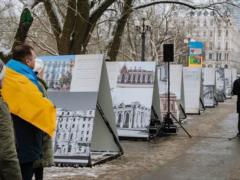 Культура под прицелом: в Риге открыли выставку о разрушенных памятниках Украины