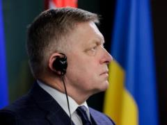 Фицо прокомментировал разговор с Зеленским о возобновлении транзита нефти через Украину