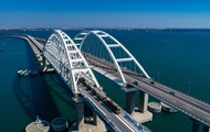 Крымский мост перекрыли вторую ночь подряд