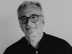 62-летнего Константина Меладзе, который живет в Испании и молчит о войне в Украине,  застукали  с молодой возлюбленной.