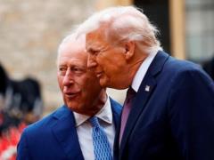 В британском парламенте призывают отменить визит короля в США