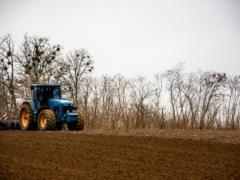 Посевная в Украине стартовала с задержкой