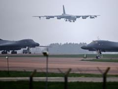 США перебросили в Великобританию стратегические бомбардировщики B-52H
