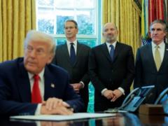 США начали обсуждать снятие санкций с российской нефти - СМИ