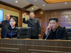 Ким Чен Ын вместе с дочерью наблюдал за испытанием крылатых ракет