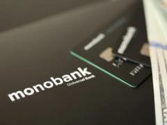Основатель monobank посмеялся над фото клиентки, сделанное на фоне  триколора  РФ. Девушка утверждает: это флаг Словении
