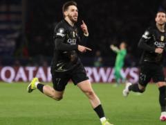PSG with Khvichi s double defeating Chelsea