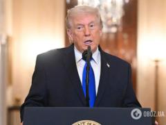 Пожилая поклонница Трампа потеряла сознание перед камерой и сорвала его речь: президент попросил включить песню, пока ее спасали