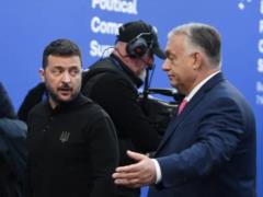  Делает то же самое, кроме отправки солдат и ударов дронами и ракетами : Зеленский сравнил действия Орбана с агрессией РФ
